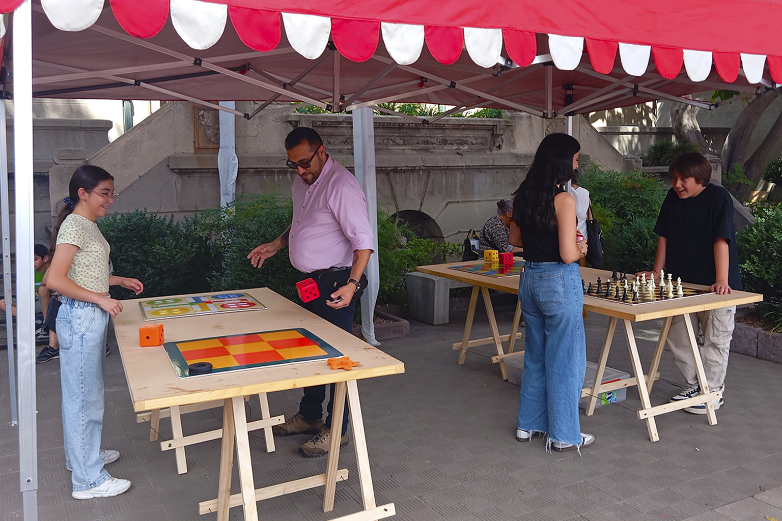 Arriendo de juegos para cumpleaños en Santiago - Saltimbanqui Eventos